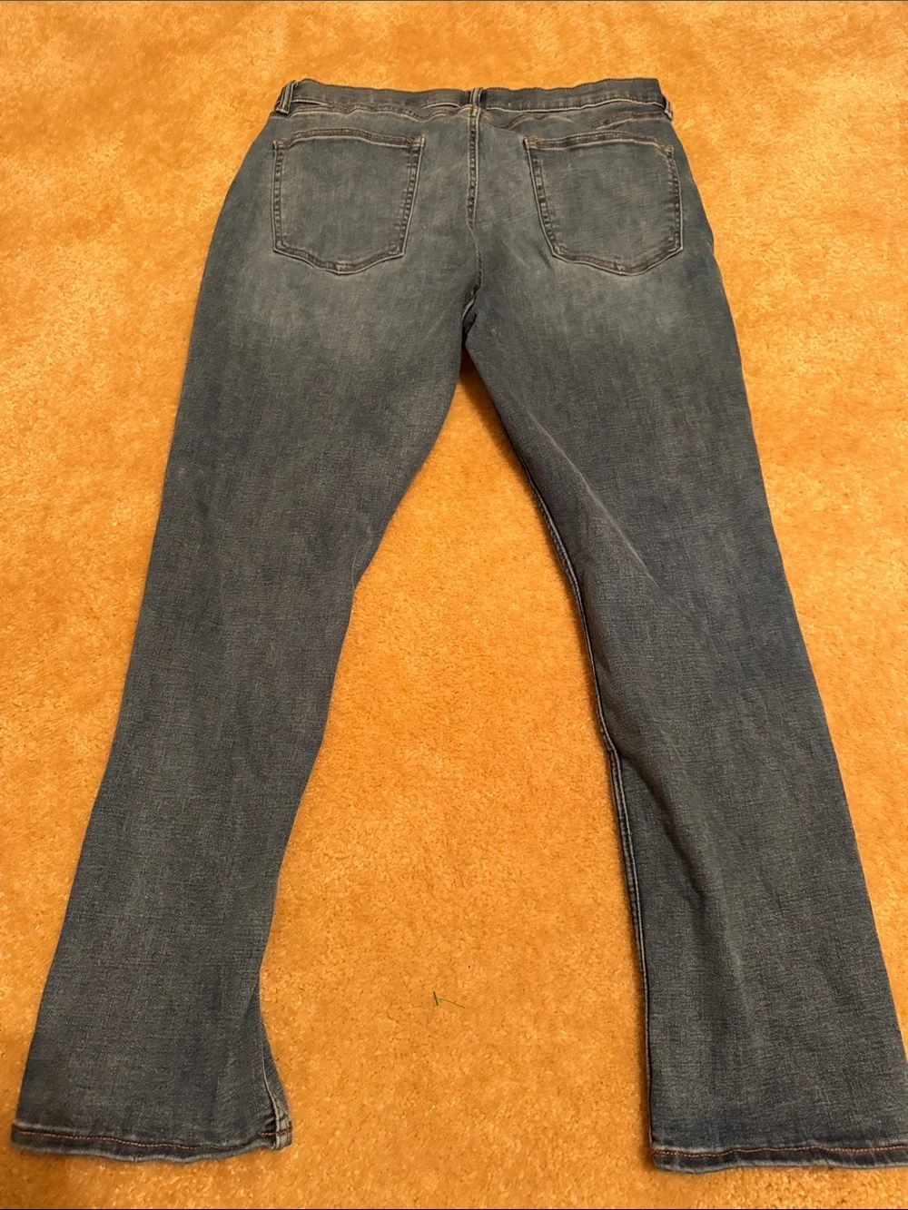 Old Navy Men's Straight Leg Jeans in Faded Blue Wash